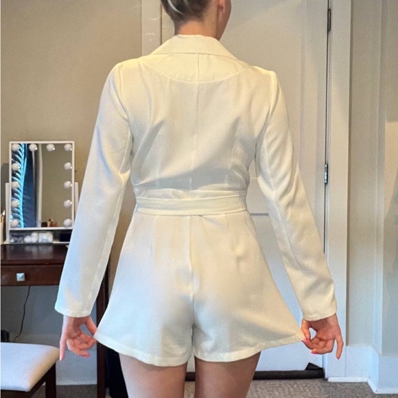 White jumpsuit - Picture 5 of 5